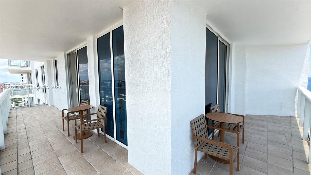 For Sale: $600,000 (2 beds, 2 baths, 1308 Square Feet)