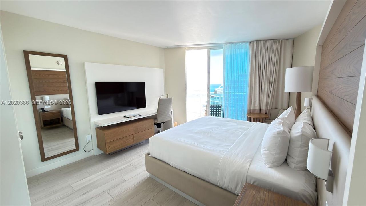 For Sale: $600,000 (2 beds, 2 baths, 1308 Square Feet)