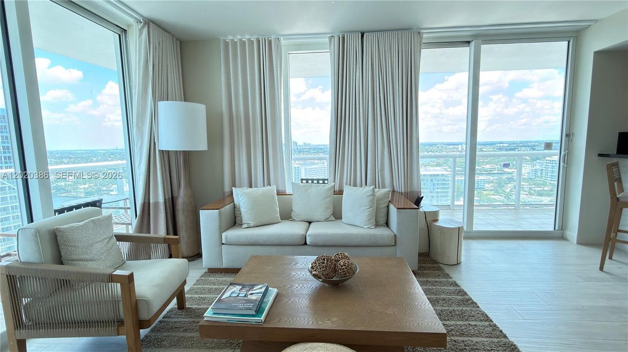 For Sale: $600,000 (2 beds, 2 baths, 1308 Square Feet)