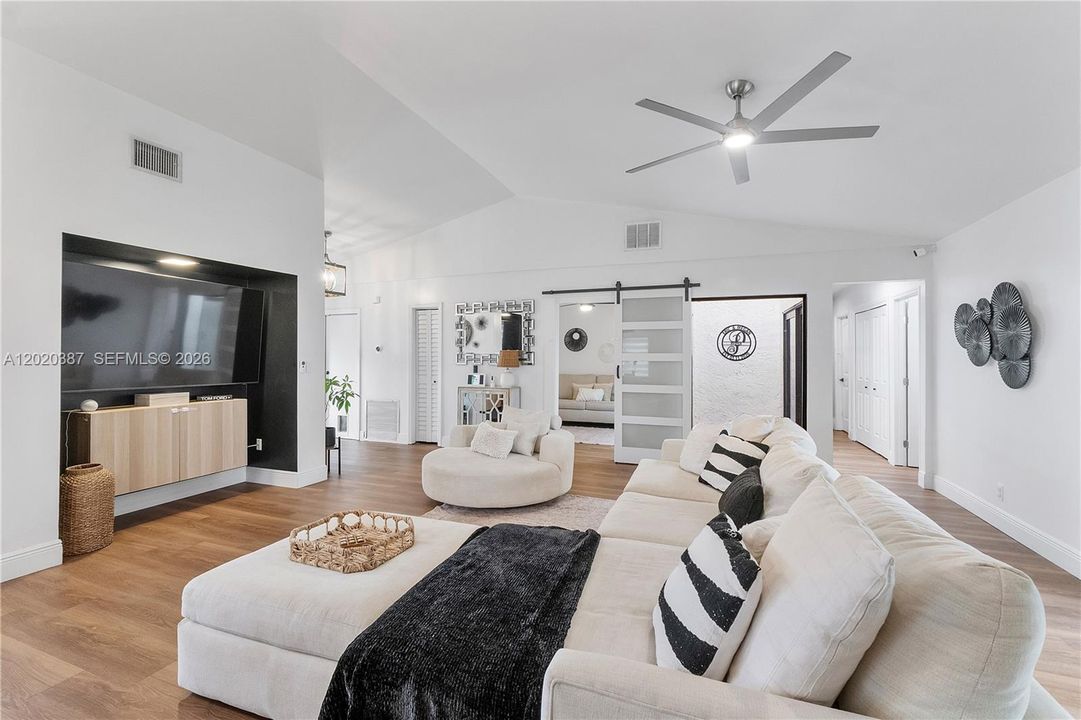 For Sale: $599,000 (3 beds, 2 baths, 1593 Square Feet)