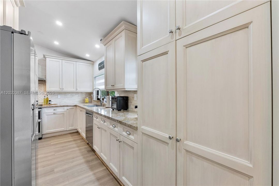 For Sale: $599,000 (3 beds, 2 baths, 1593 Square Feet)