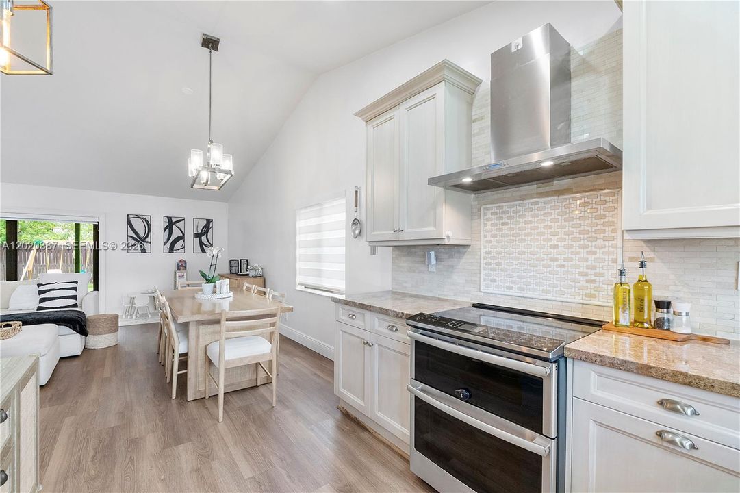 For Sale: $599,000 (3 beds, 2 baths, 1593 Square Feet)