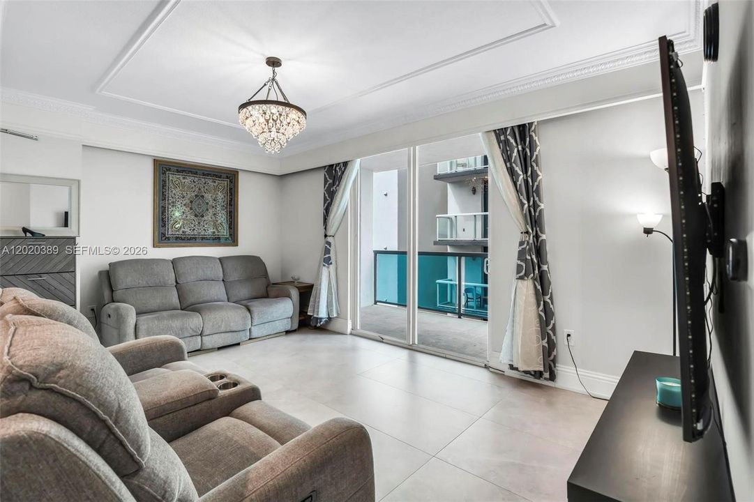 En Venta: $485,000 (2 camas, 2 baños, 848 Pies cuadrados)