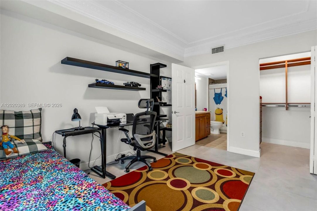 En Venta: $485,000 (2 camas, 2 baños, 848 Pies cuadrados)