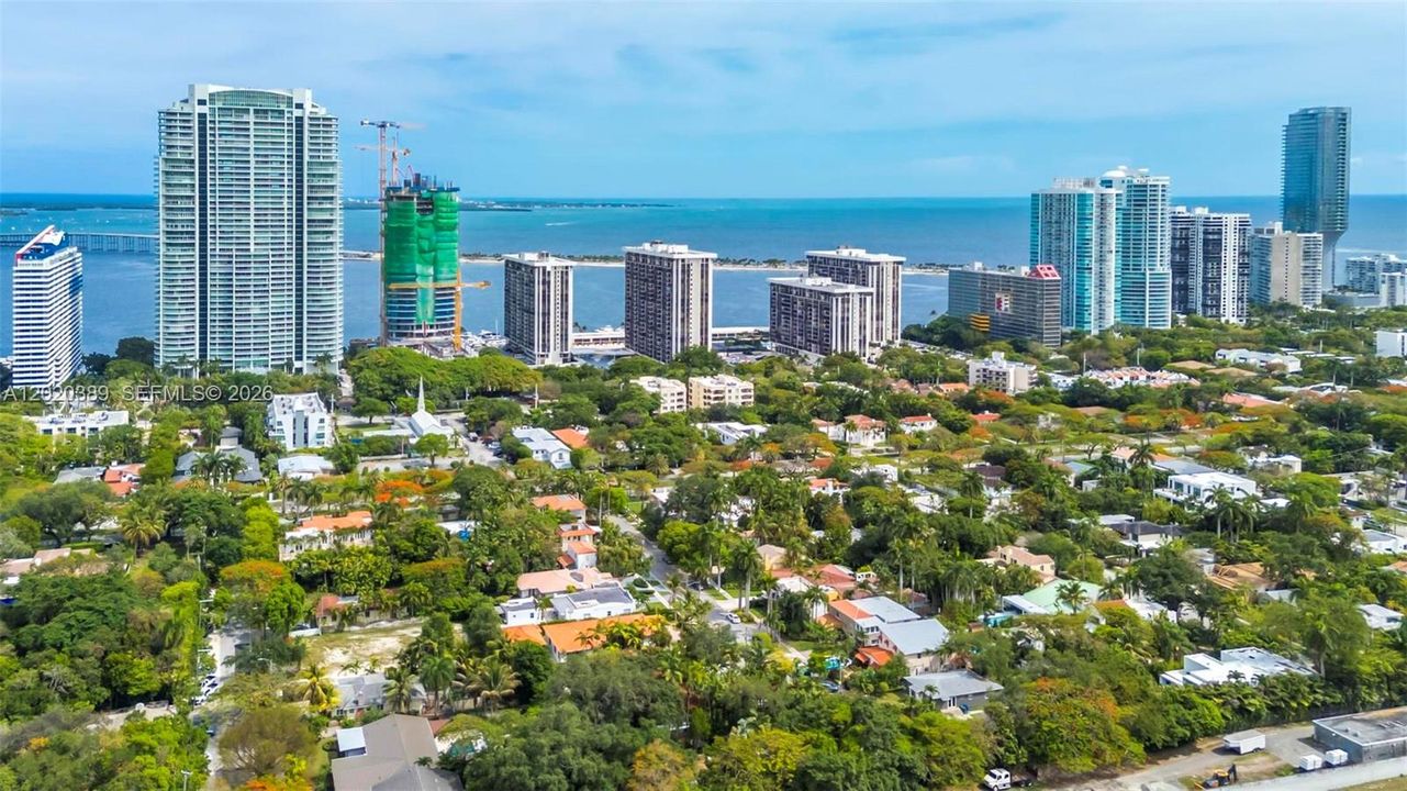 En Venta: $485,000 (2 camas, 2 baños, 848 Pies cuadrados)