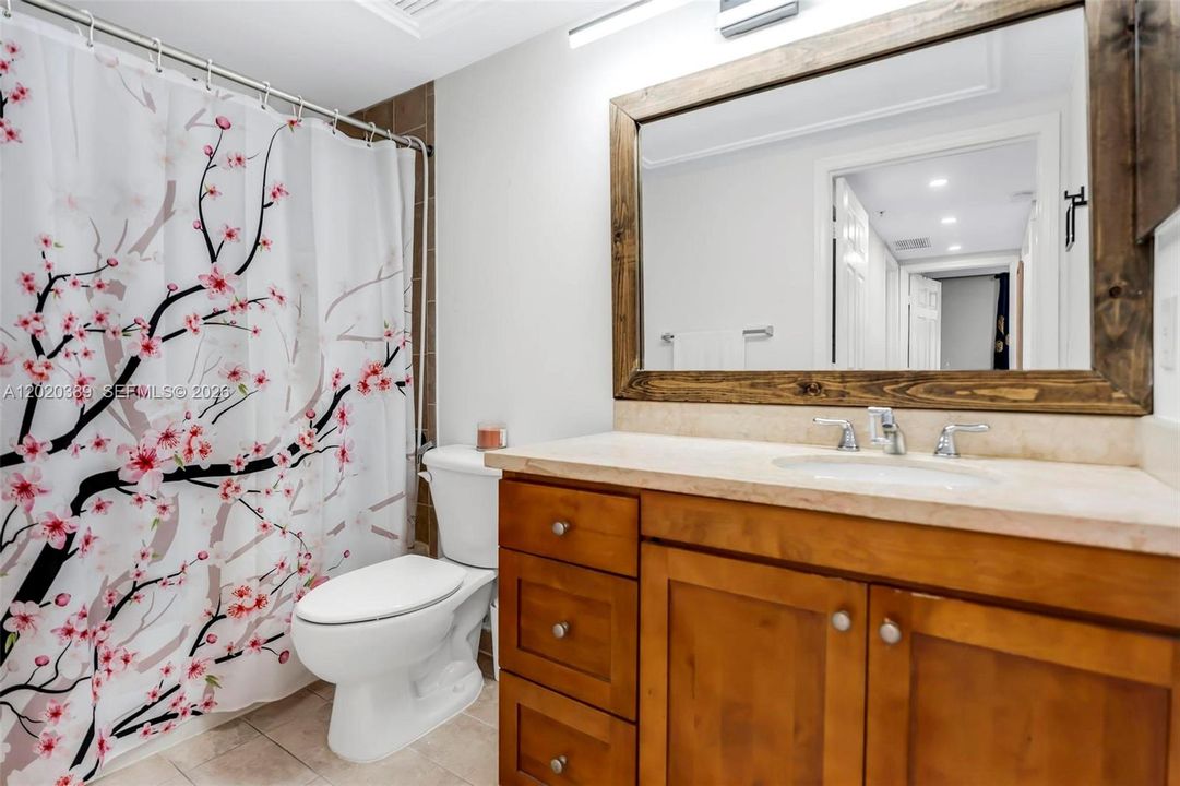 En Venta: $485,000 (2 camas, 2 baños, 848 Pies cuadrados)