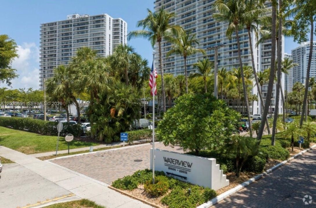 En Venta: $489,000 (2 camas, 2 baños, 1130 Pies cuadrados)