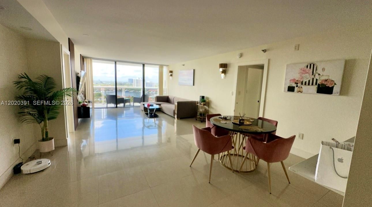 En Venta: $489,000 (2 camas, 2 baños, 1130 Pies cuadrados)