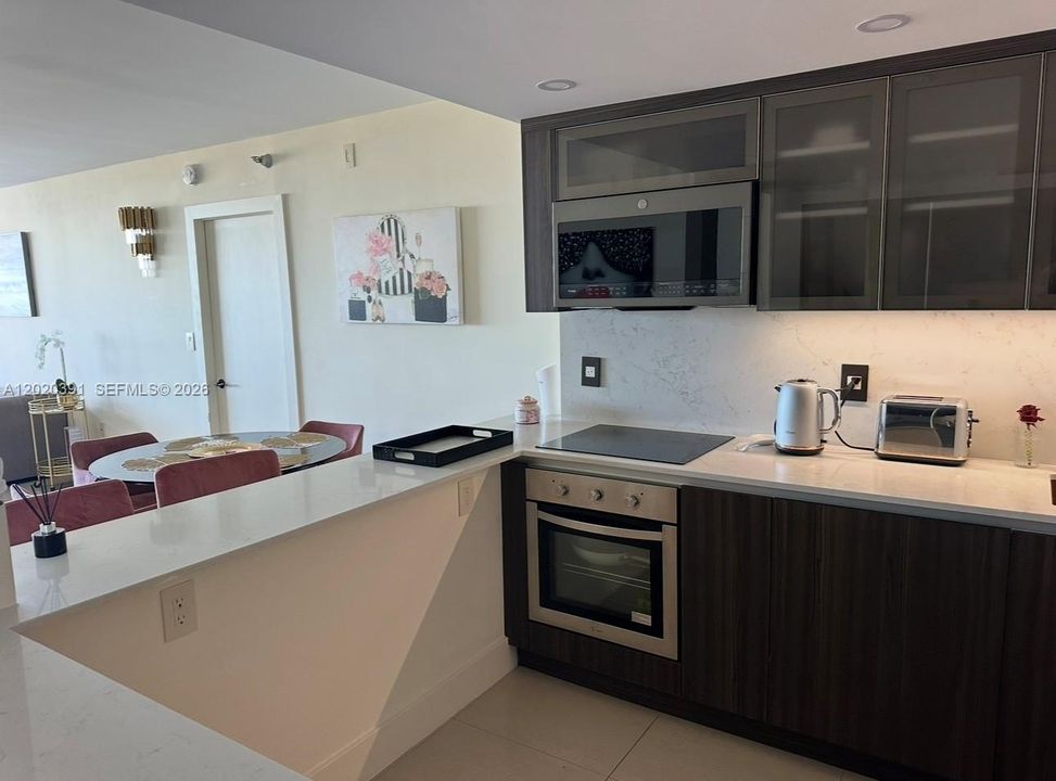 En Venta: $489,000 (2 camas, 2 baños, 1130 Pies cuadrados)