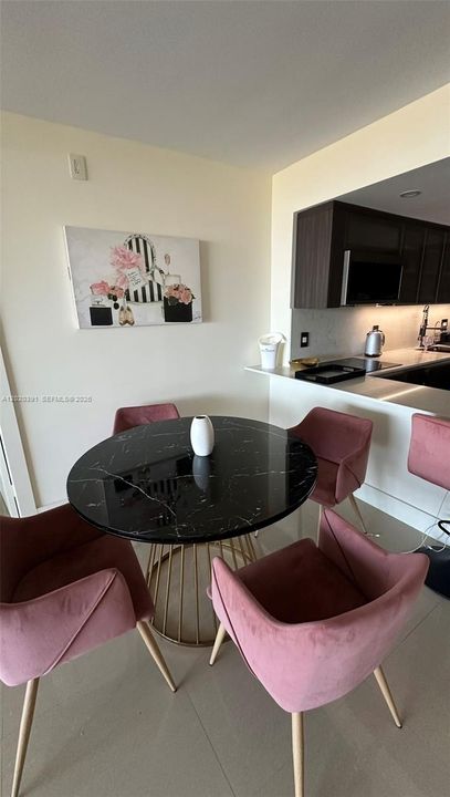 En Venta: $489,000 (2 camas, 2 baños, 1130 Pies cuadrados)