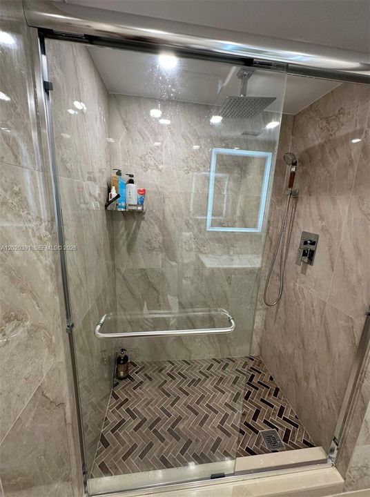 En Venta: $489,000 (2 camas, 2 baños, 1130 Pies cuadrados)