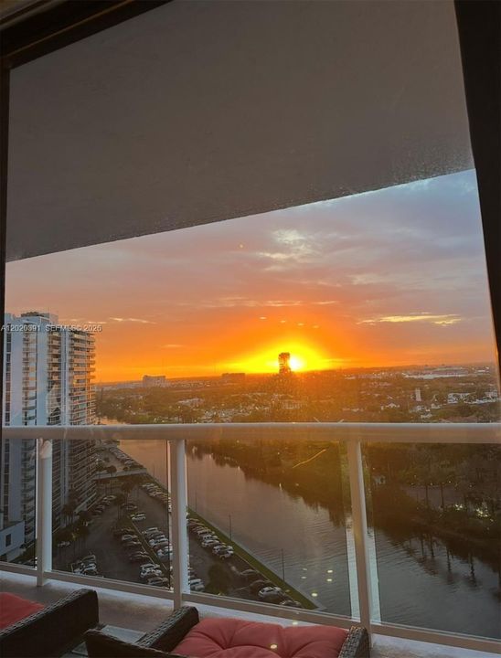 En Venta: $489,000 (2 camas, 2 baños, 1130 Pies cuadrados)