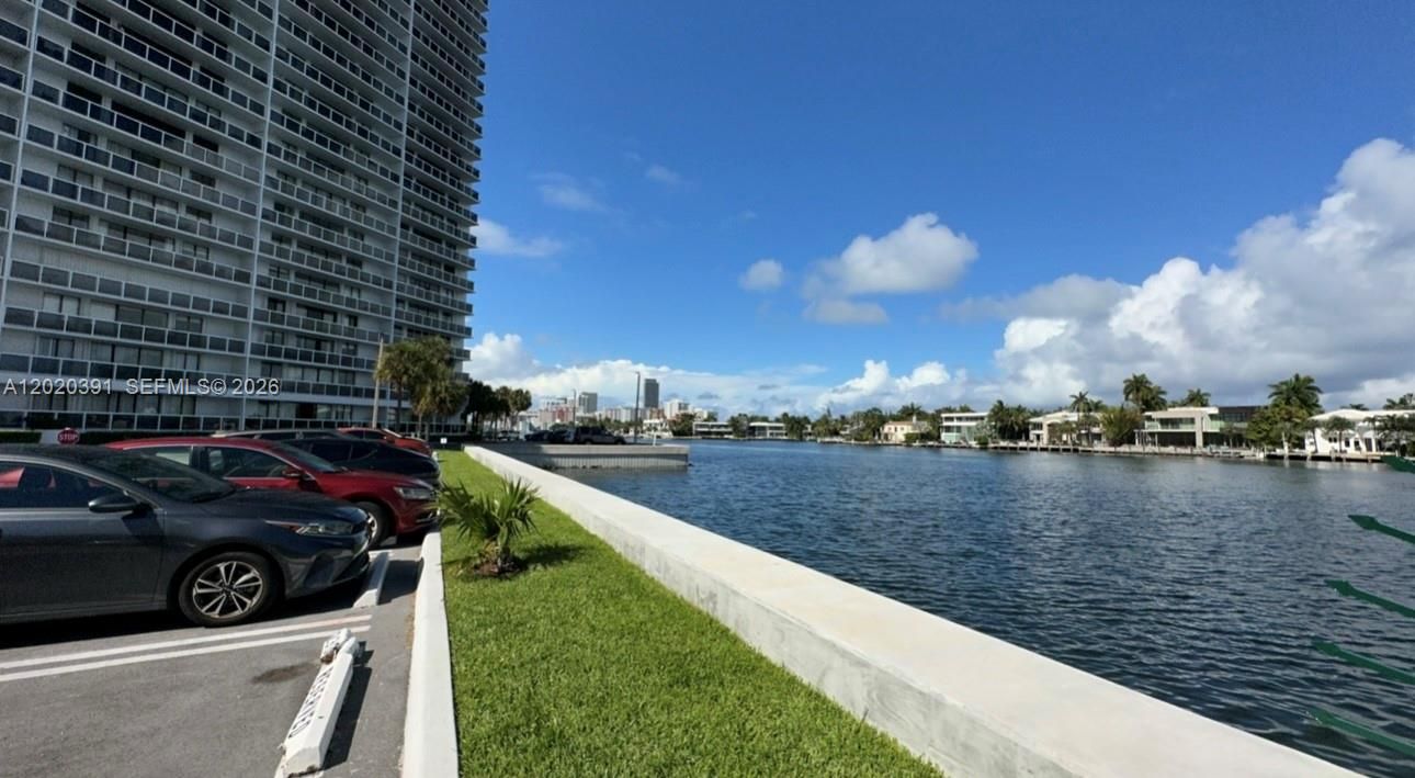 En Venta: $489,000 (2 camas, 2 baños, 1130 Pies cuadrados)