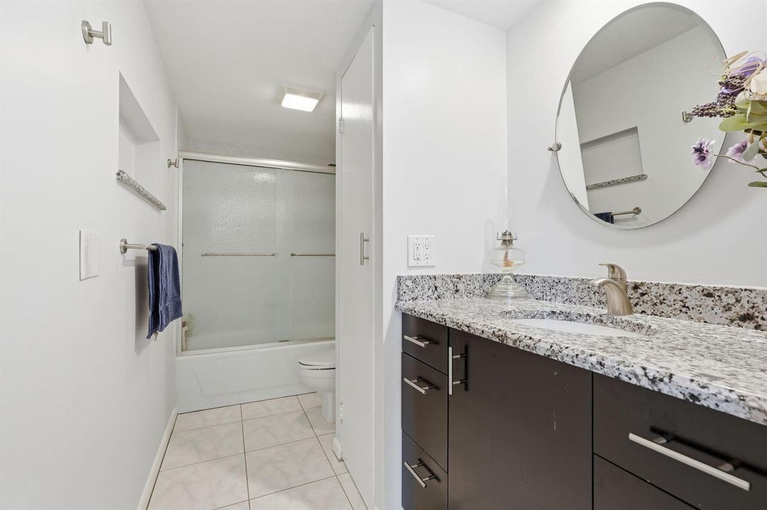 Bedroom 2 en-suite