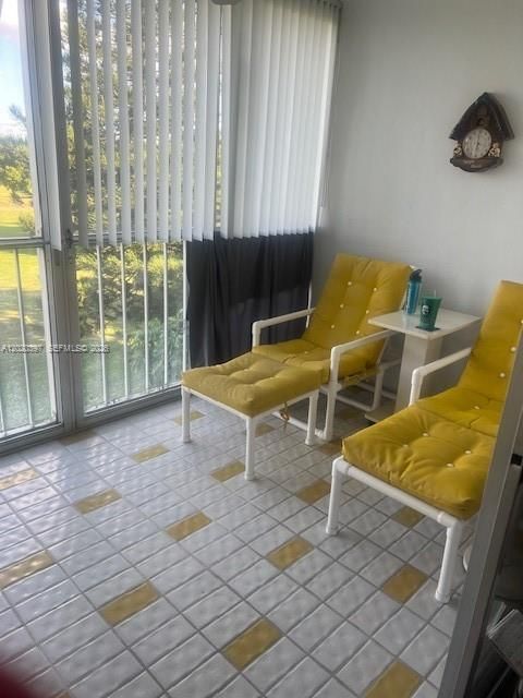 В аренду: $1,800 (2 спален, 2 ванн, 930 Квадратных фут)