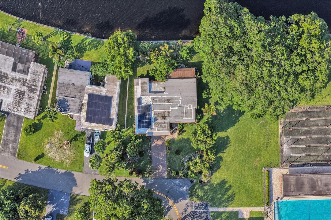 На продажу: $499,900 (2 спален, 2 ванн, 1716 Квадратных фут)
