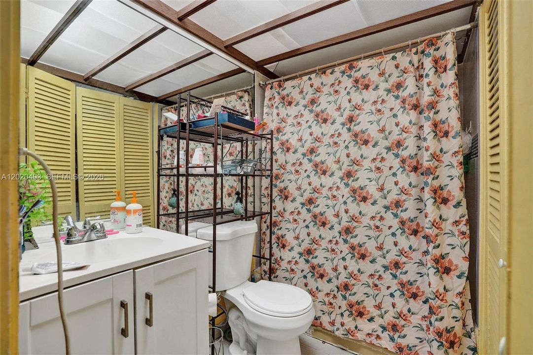 На продажу: $499,900 (2 спален, 2 ванн, 1716 Квадратных фут)