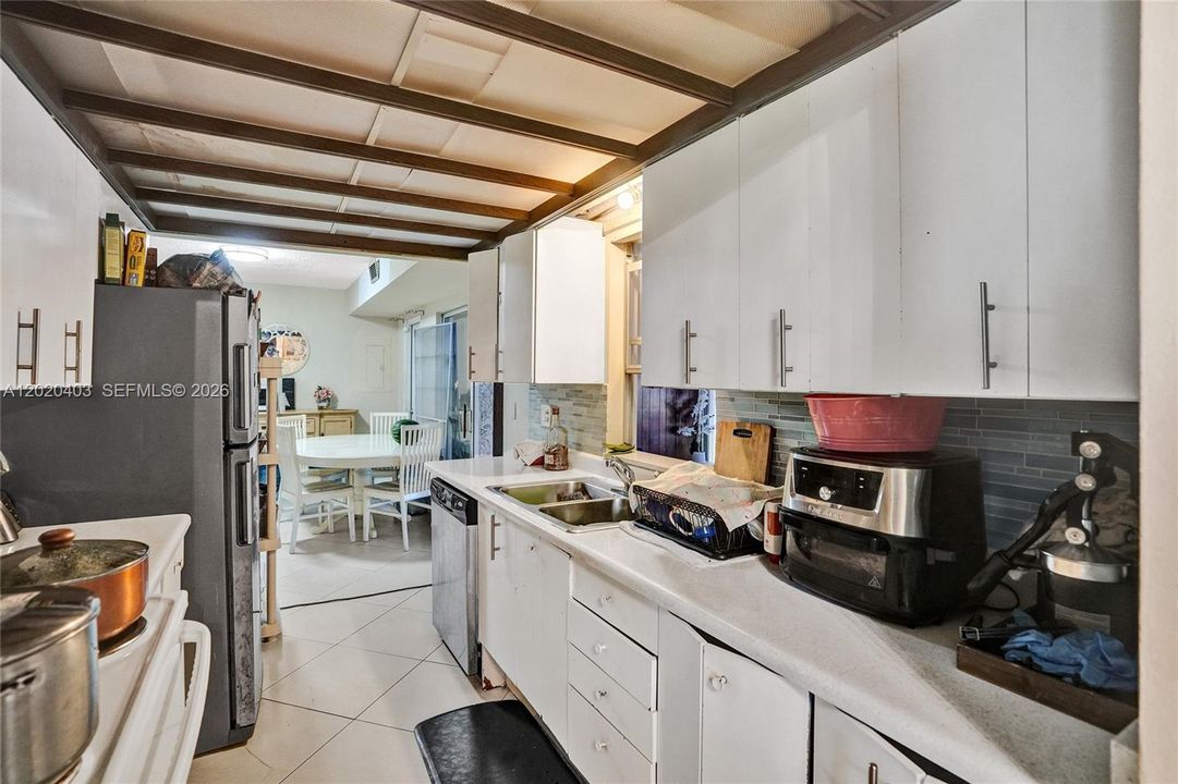 На продажу: $499,900 (2 спален, 2 ванн, 1716 Квадратных фут)