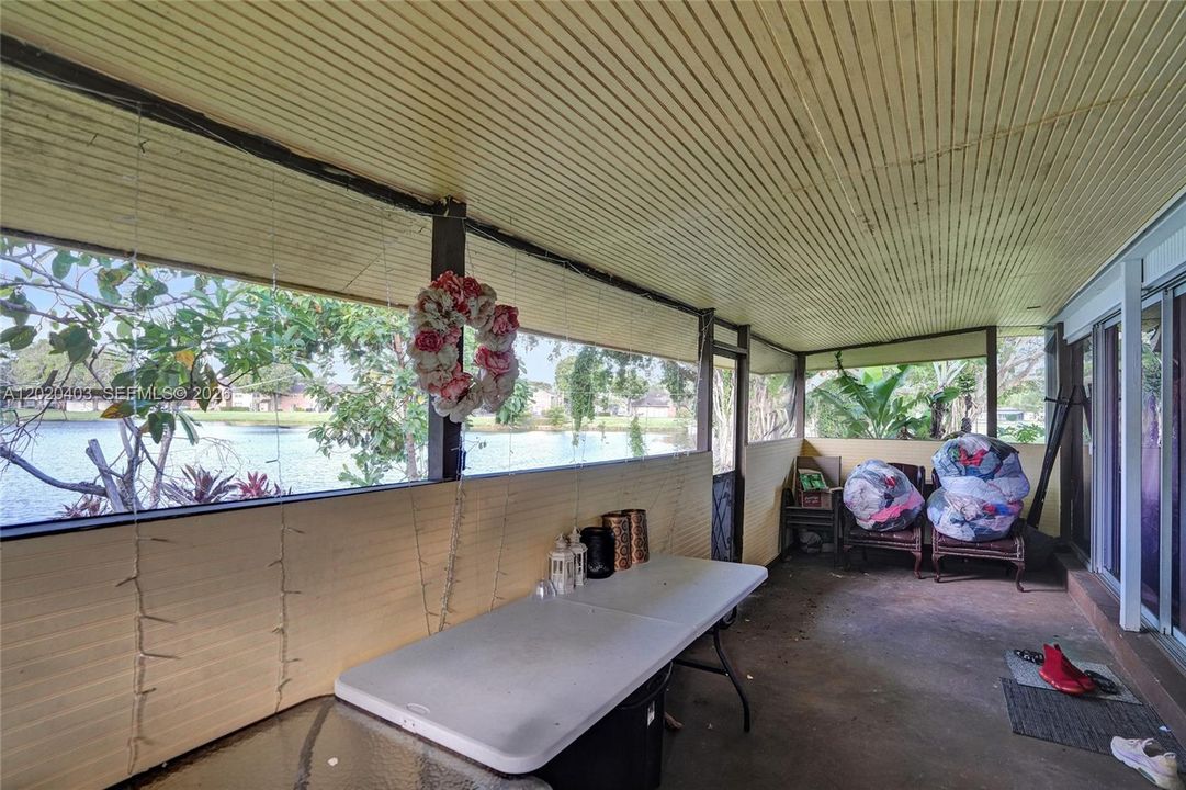 На продажу: $499,900 (2 спален, 2 ванн, 1716 Квадратных фут)