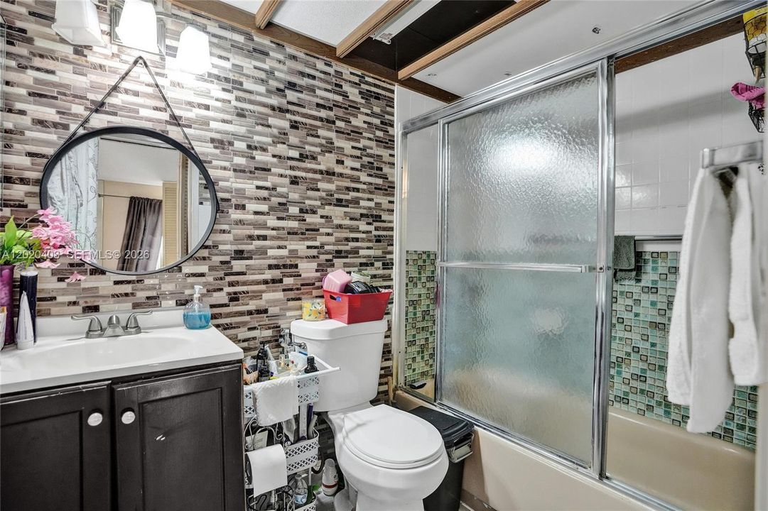 На продажу: $499,900 (2 спален, 2 ванн, 1716 Квадратных фут)