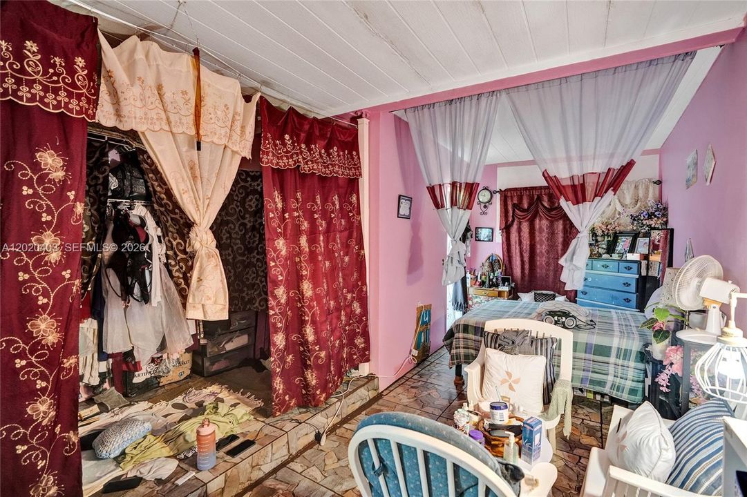 На продажу: $499,900 (2 спален, 2 ванн, 1716 Квадратных фут)