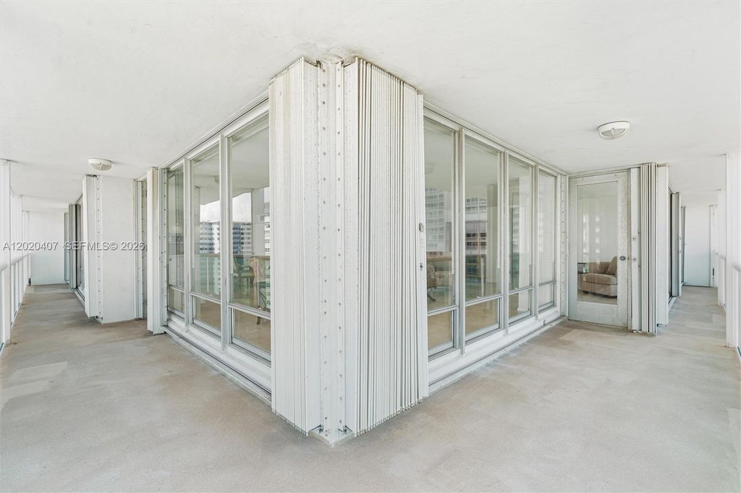For Rent: $5,500 (1 beds, 2 baths, 1879 Square Feet)