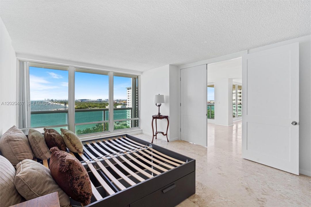 For Rent: $5,500 (1 beds, 2 baths, 1879 Square Feet)