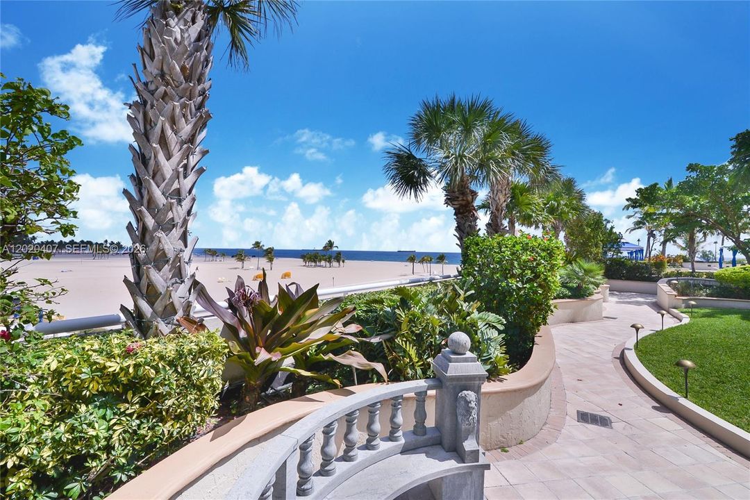 For Rent: $5,500 (1 beds, 2 baths, 1879 Square Feet)