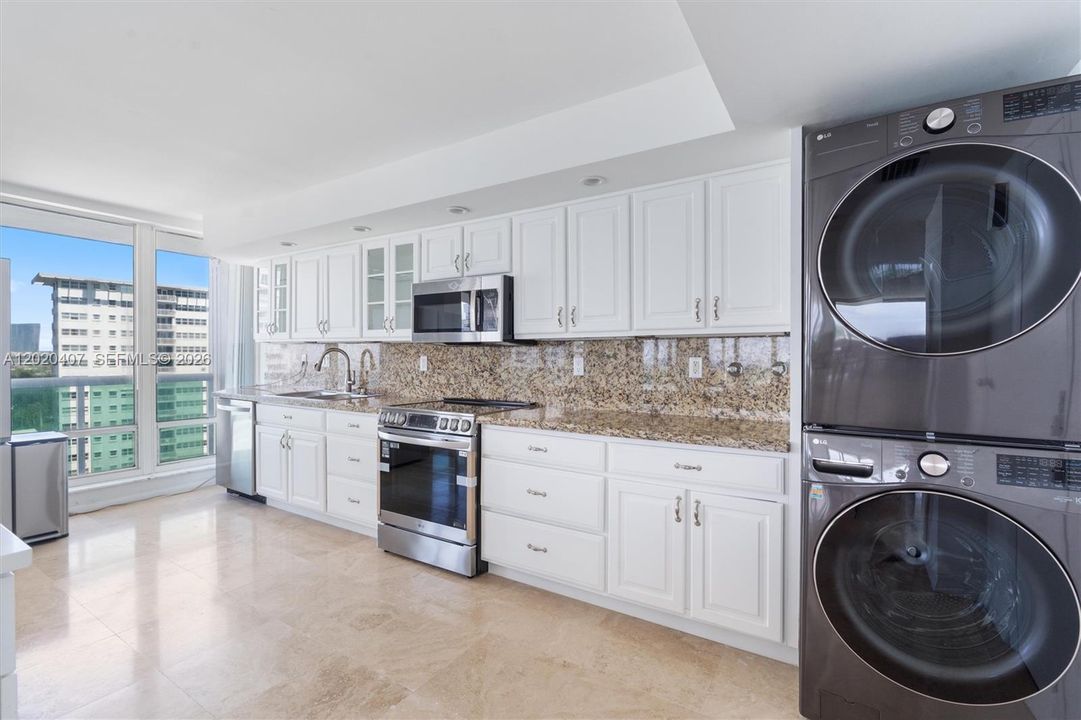 For Rent: $5,500 (1 beds, 2 baths, 1879 Square Feet)