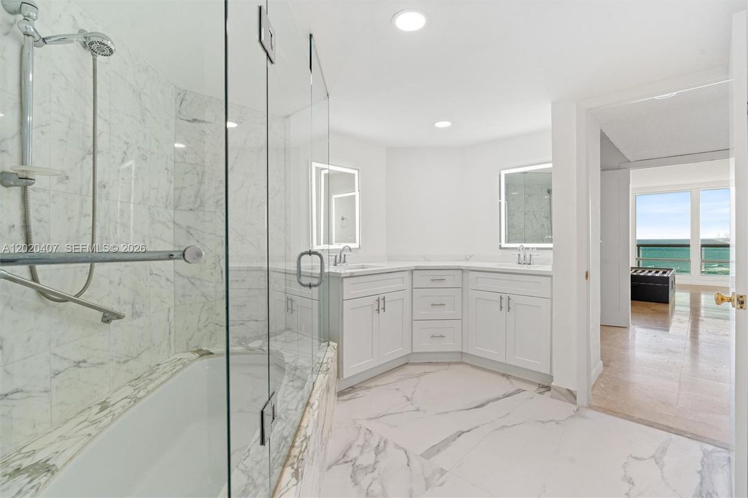 For Rent: $5,500 (1 beds, 2 baths, 1879 Square Feet)