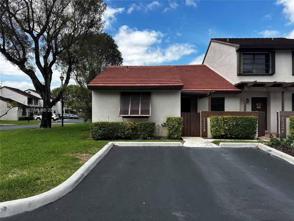 Active With Contract: $3,050 (3 beds, 2 baths, 1446 Square Feet)
