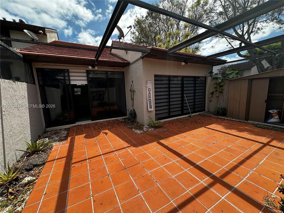 Active With Contract: $3,050 (3 beds, 2 baths, 1446 Square Feet)