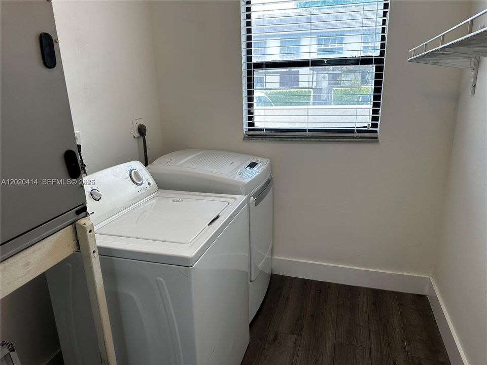 Active With Contract: $3,050 (3 beds, 2 baths, 1446 Square Feet)