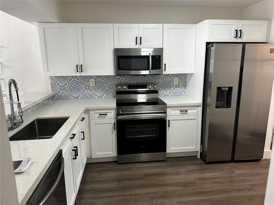Active With Contract: $3,050 (3 beds, 2 baths, 1446 Square Feet)