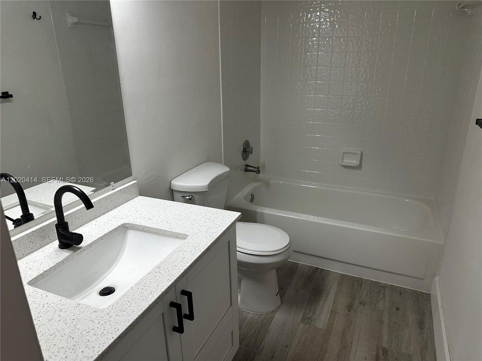 Active With Contract: $3,050 (3 beds, 2 baths, 1446 Square Feet)