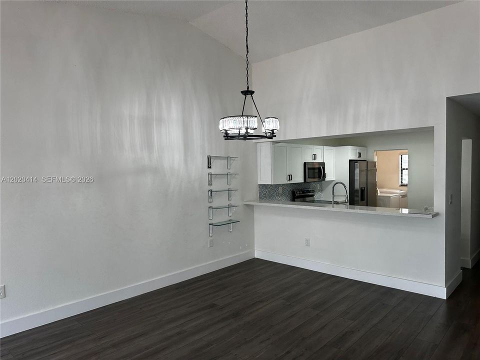 Active With Contract: $3,050 (3 beds, 2 baths, 1446 Square Feet)