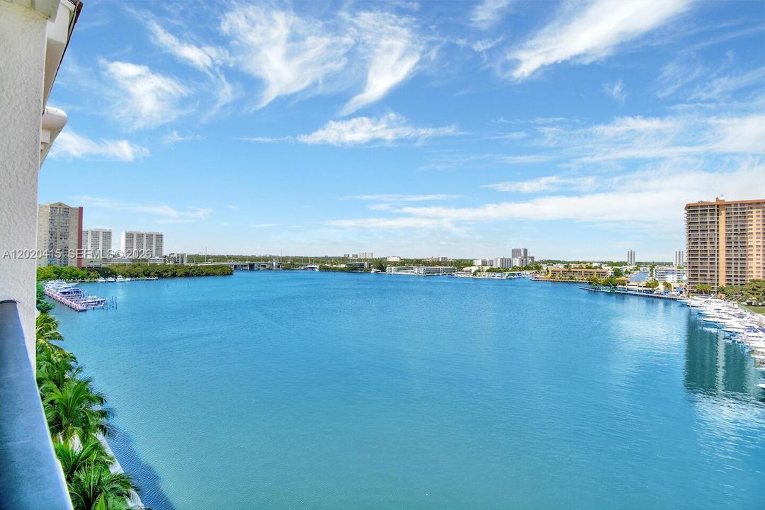 Gorgeous Intracoastal View