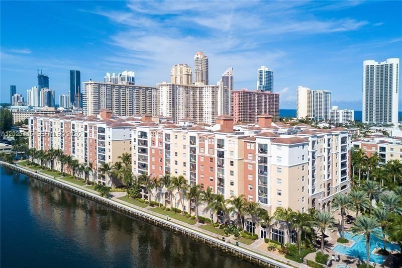 For Sale: $610,000 (2 beds, 2 baths, 1116 Square Feet)