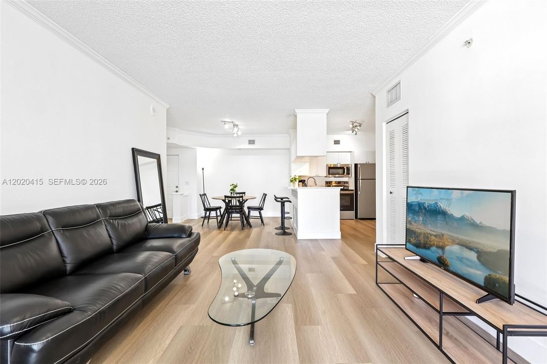 For Sale: $610,000 (2 beds, 2 baths, 1116 Square Feet)