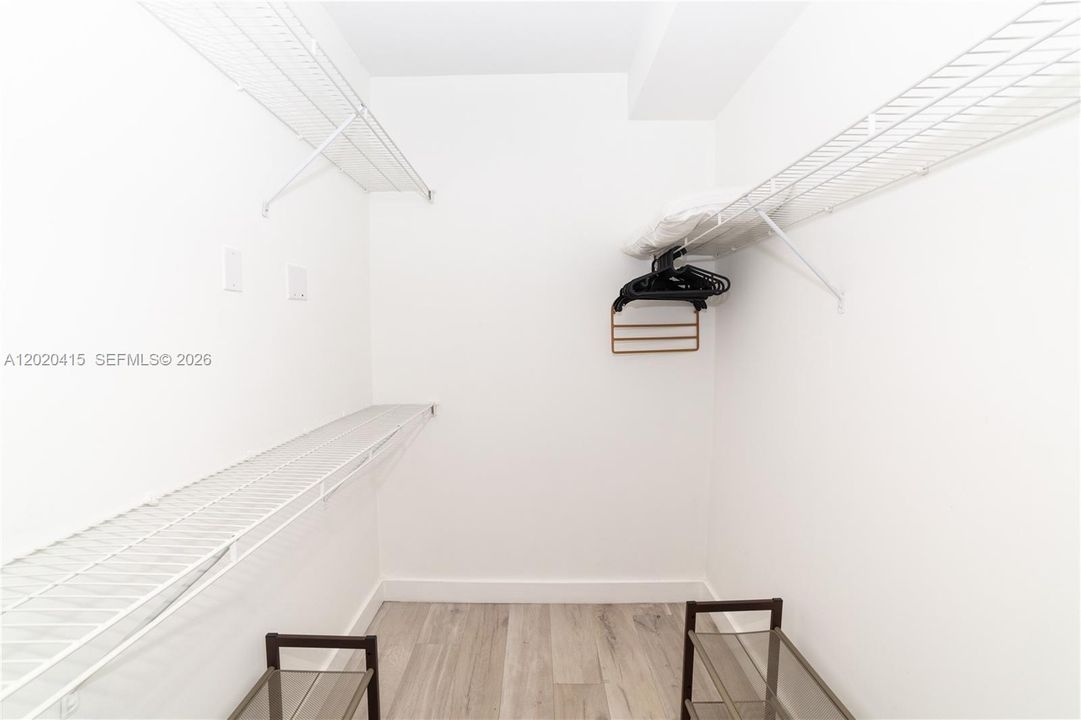 For Sale: $610,000 (2 beds, 2 baths, 1116 Square Feet)