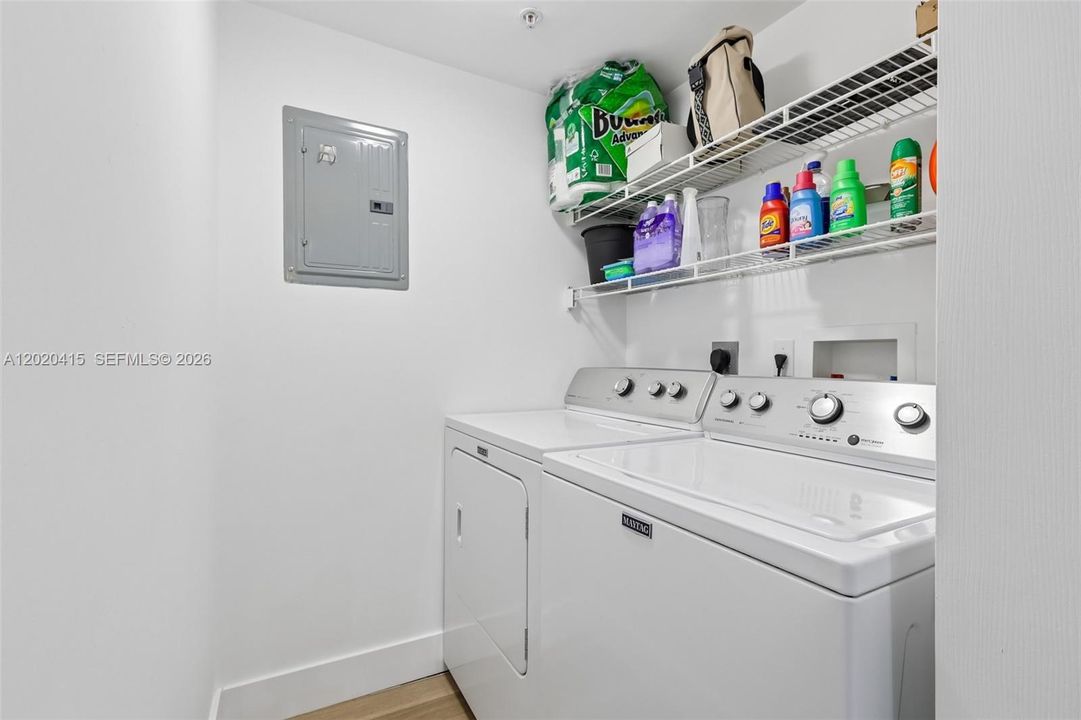 For Sale: $610,000 (2 beds, 2 baths, 1116 Square Feet)
