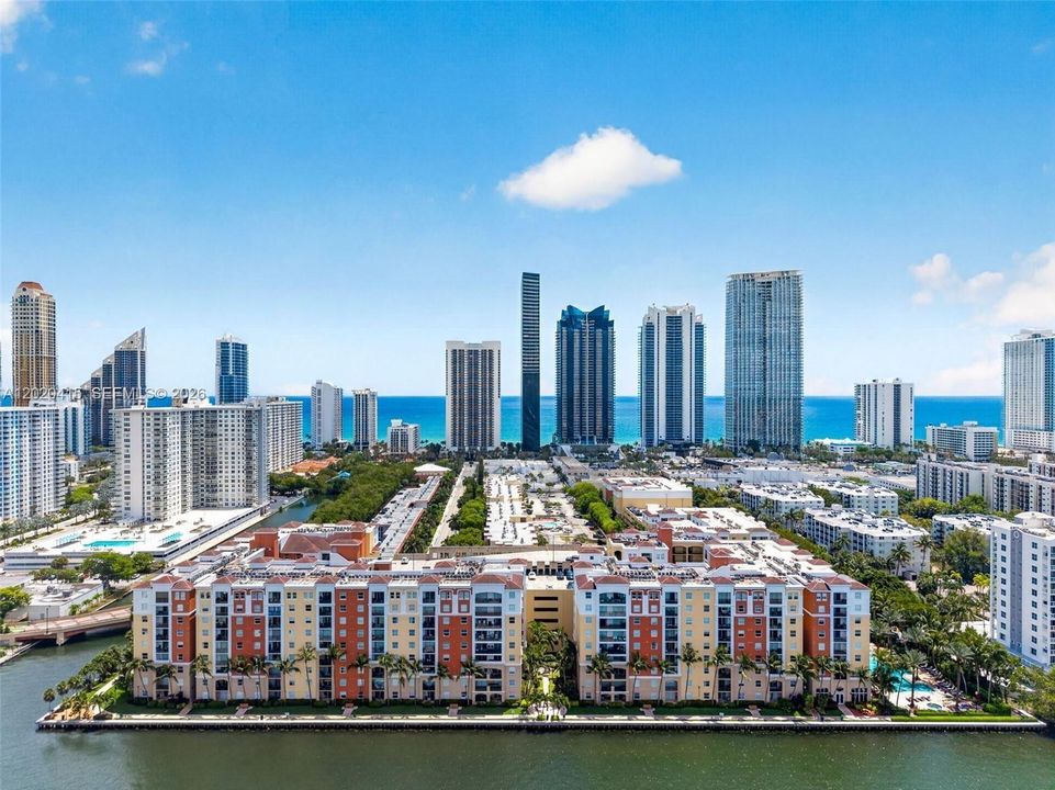 For Sale: $610,000 (2 beds, 2 baths, 1116 Square Feet)
