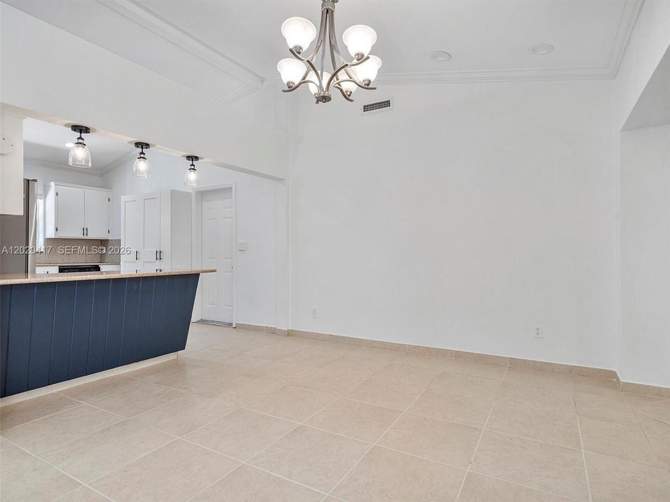 En Renta: $7,500 (3 camas, 2 baños, 2058 Pies cuadrados)