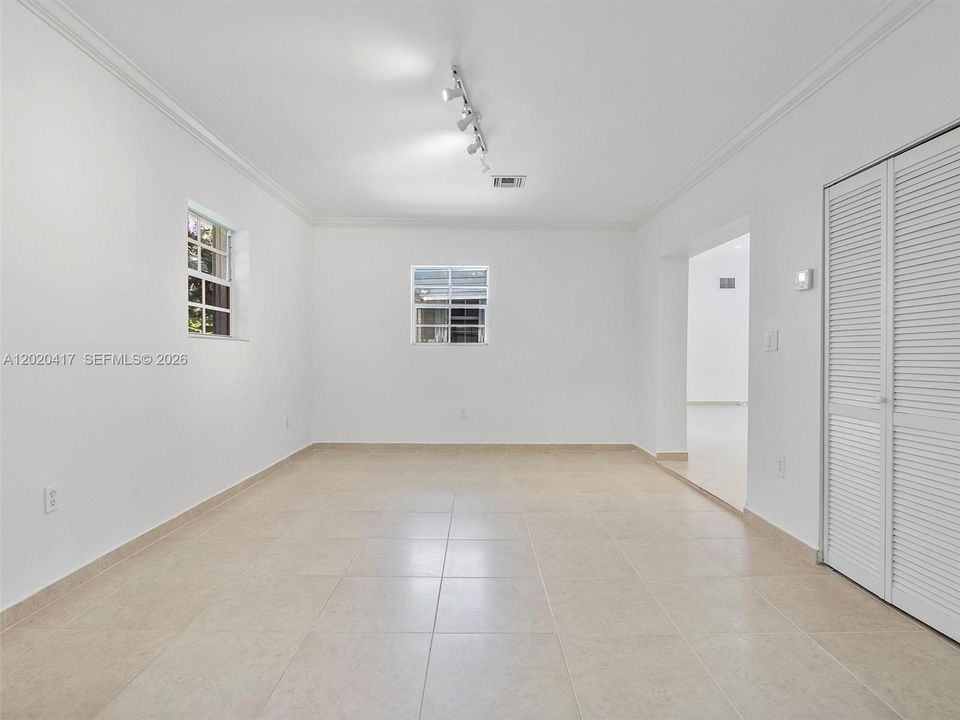 En Renta: $7,500 (3 camas, 2 baños, 2058 Pies cuadrados)