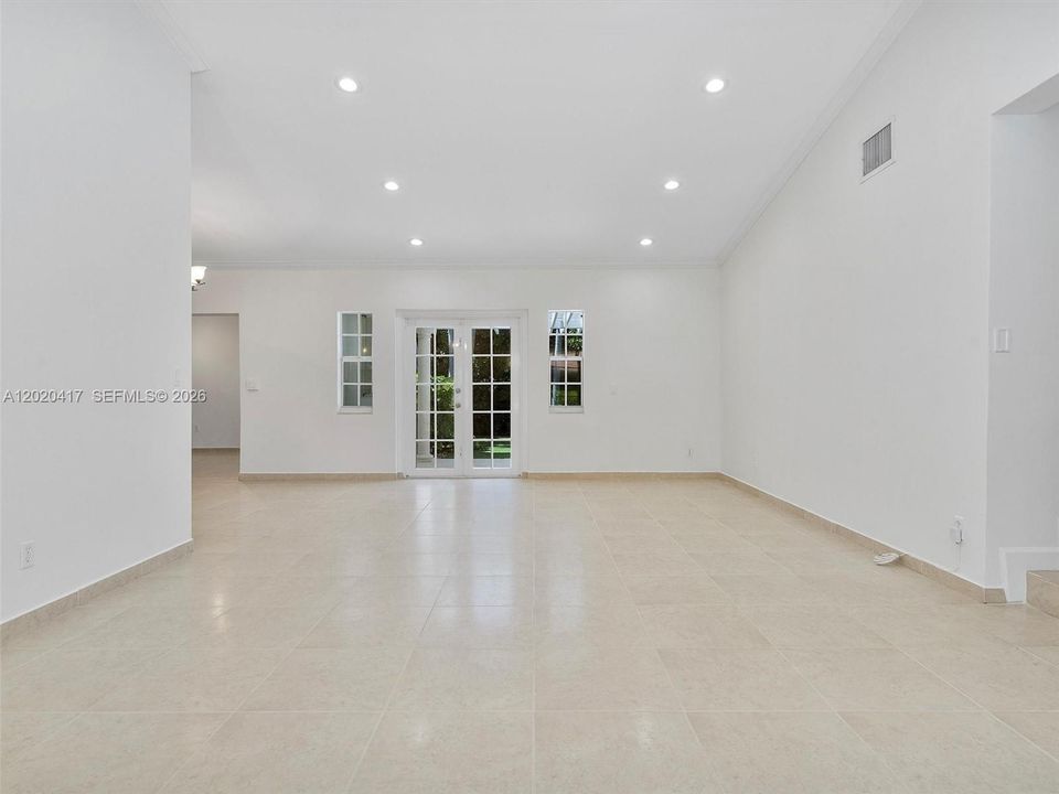 En Renta: $7,500 (3 camas, 2 baños, 2058 Pies cuadrados)