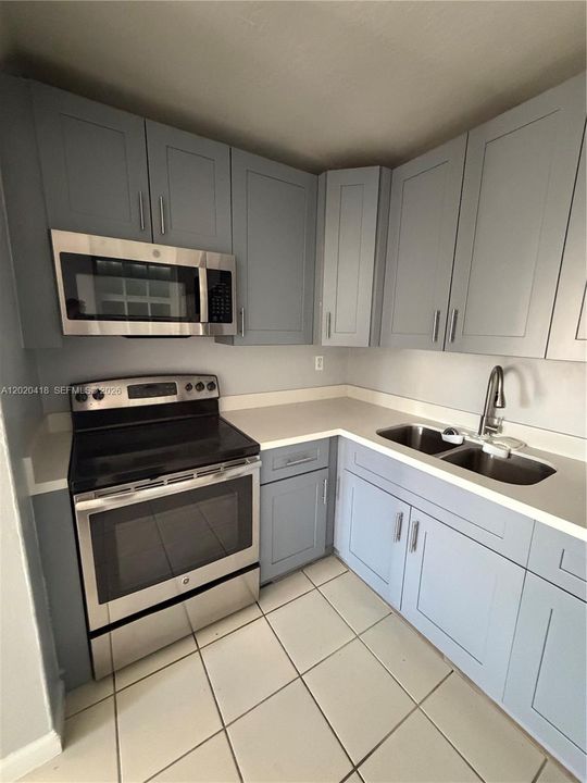 For Rent: $2,300 (2 beds, 1 baths, 3618 Square Feet)