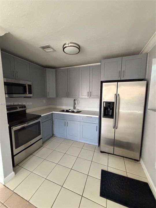 For Rent: $2,300 (2 beds, 1 baths, 3618 Square Feet)