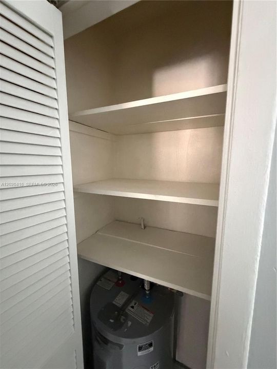 For Rent: $2,300 (2 beds, 1 baths, 3618 Square Feet)