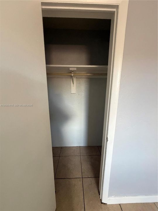 For Rent: $2,300 (2 beds, 1 baths, 3618 Square Feet)