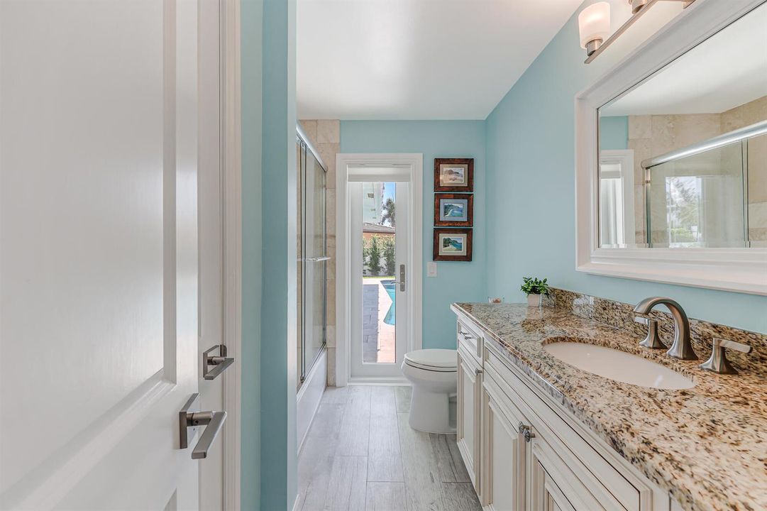 1030 NE 27th Way-28